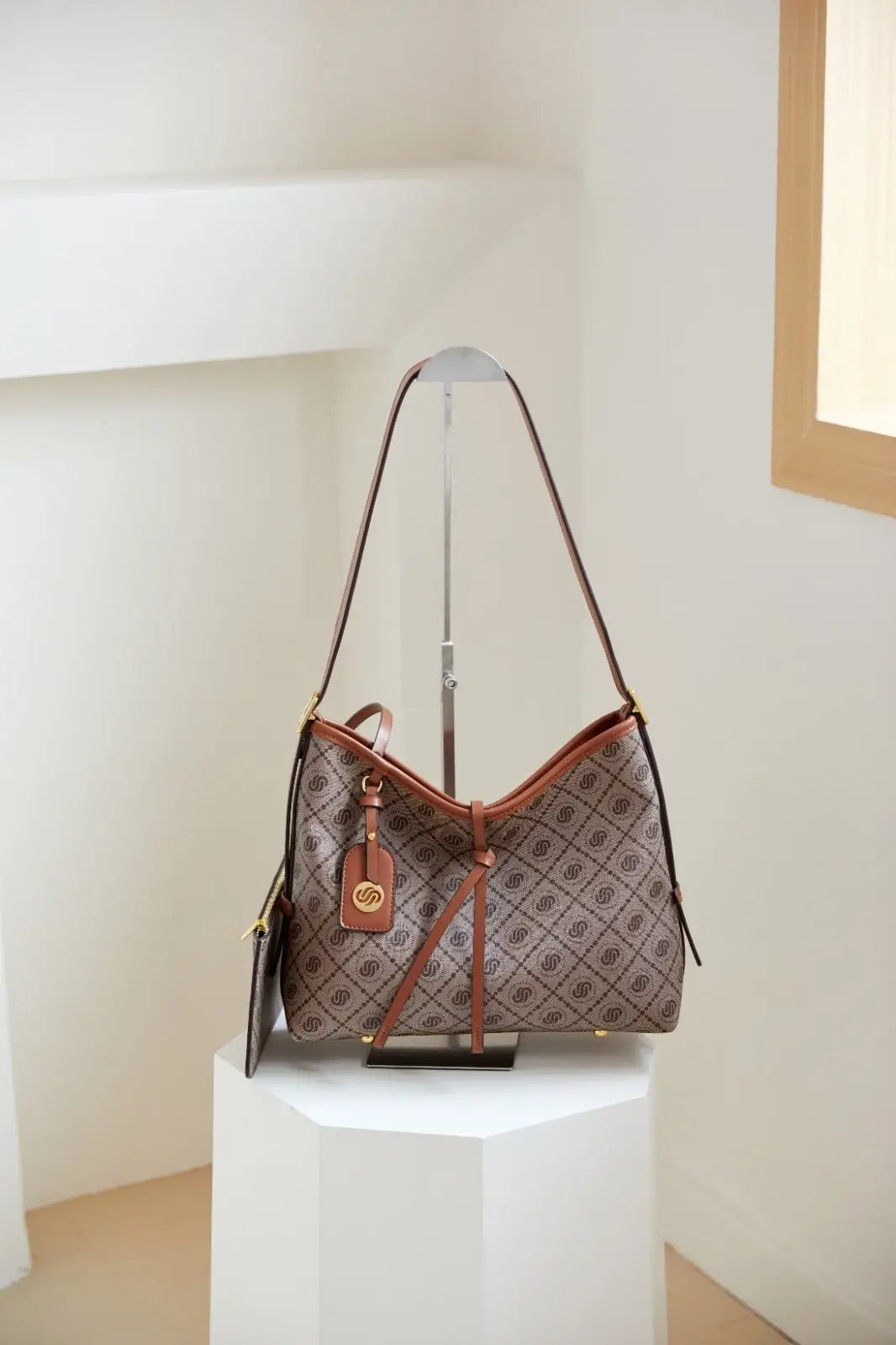 Luxury Monogram Hobo Shoulder Bag: Premium & Chic Style