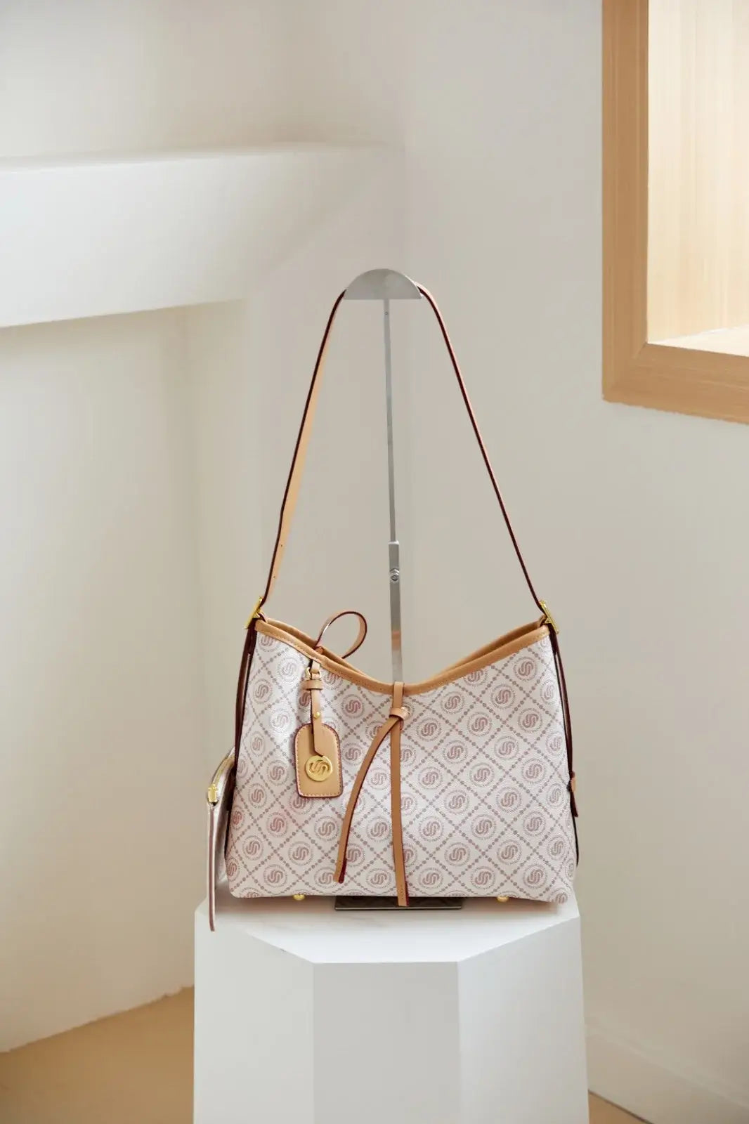 Luxury Monogram Hobo Shoulder Bag: Premium & Chic Style