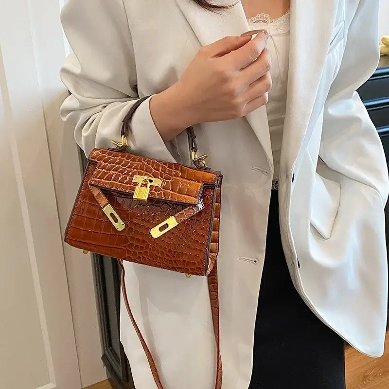 Luxury Crocodile Embossed Handbag: Elegant & Versatile
